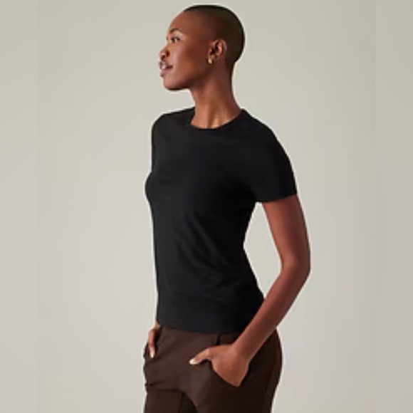 NWT, Athleta Outbound tee, Medium - Picture 2 of 5